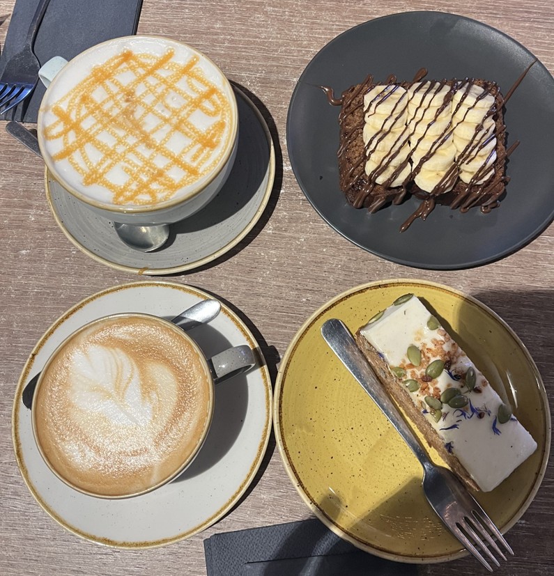 Picture of coffees and cake